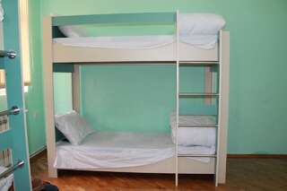 Хостелы Talha Hostel Баку Спальное место на двухъярусной кровати в общем номере для мужчин-2
