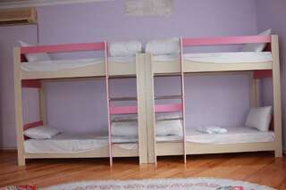 Хостелы Talha Hostel Баку Спальное место на двухъярусной кровати в общем номере для мужчин и женщин-3